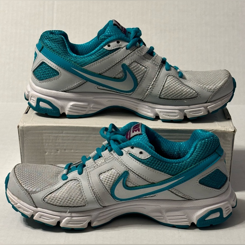 Nike Down Shifter 5 Womens Size 7 Running Shoes Training White Blue 537571-027
